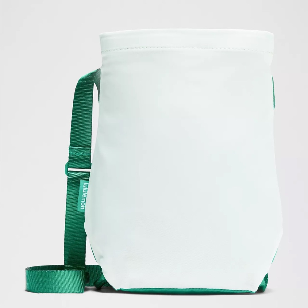 Lululemon Water Bottle Crossbody Bag 2.5L- Mint Moment/Emerald Ice